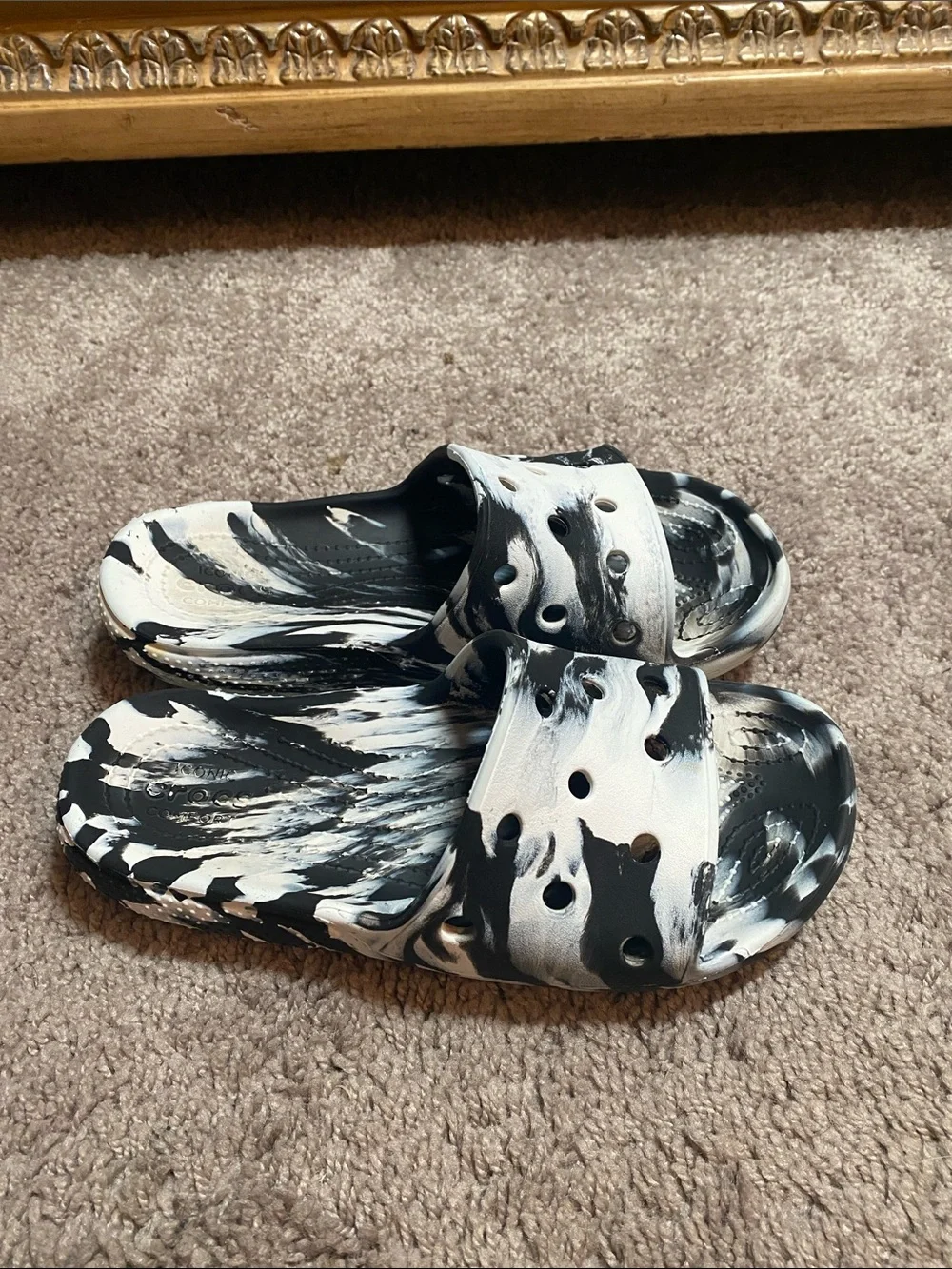 CROCS Classic marble Swirl Slide Sandals slip ons for Women